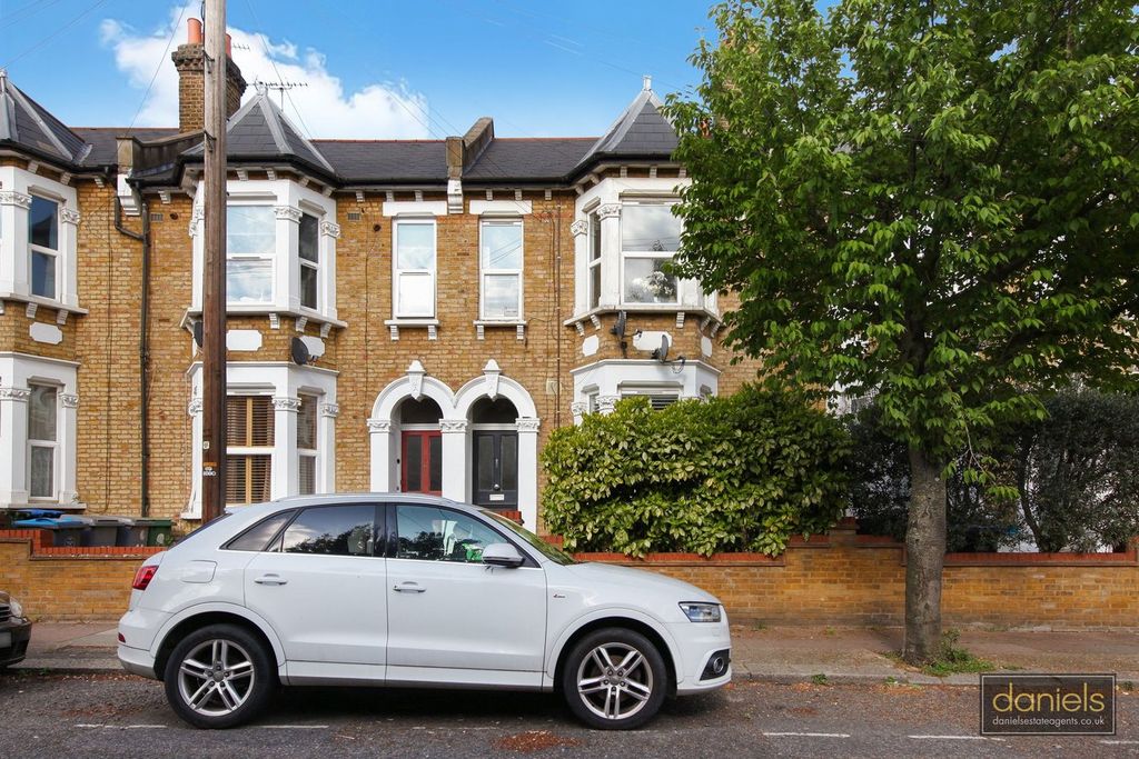 Property photo 2 of 8