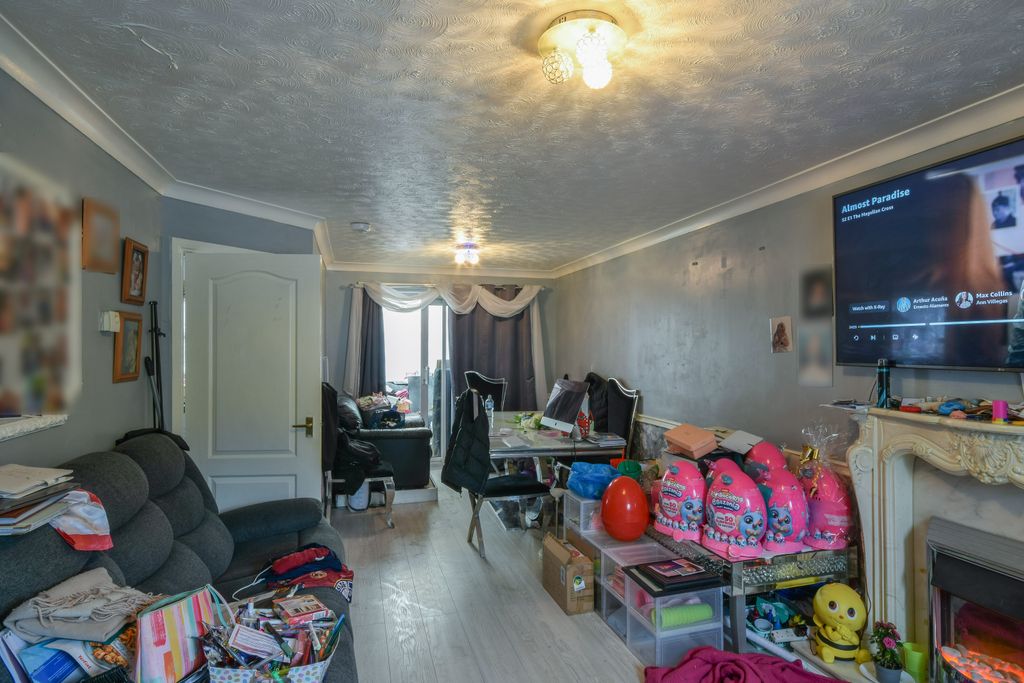 Property photo 2 of 23