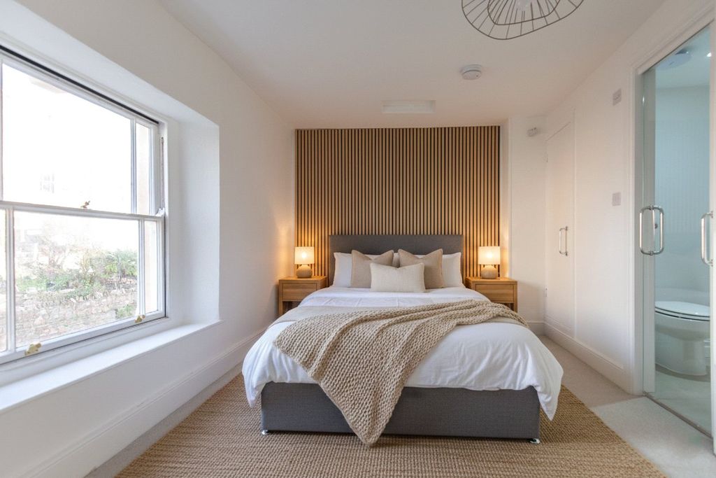 Property photo 2 of 10 Picture No. 05