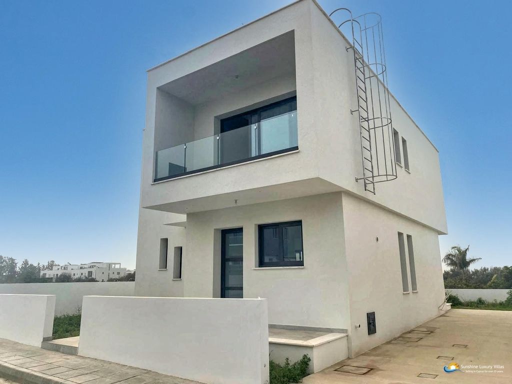 Property photo 2 of 19