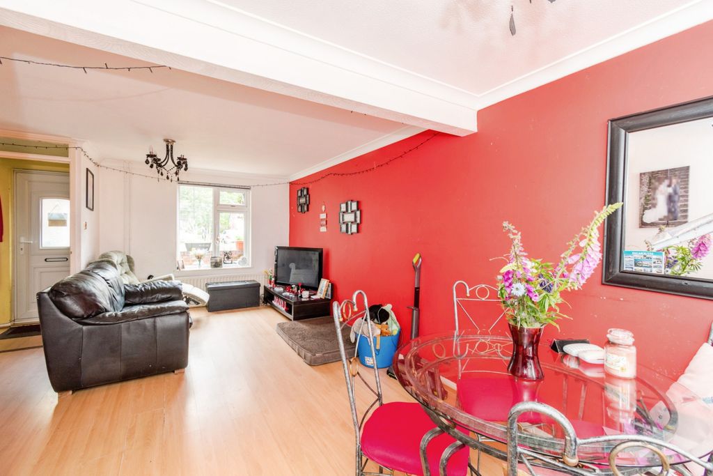 Property photo 3 of 20