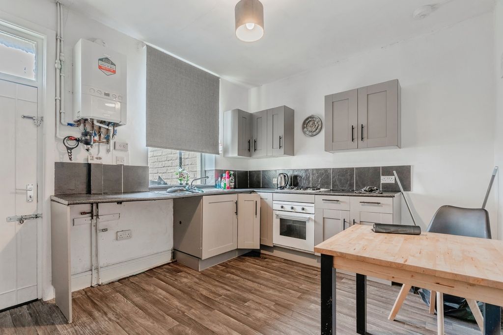 Property photo 2 of 10 Pbox-Img.Jpg