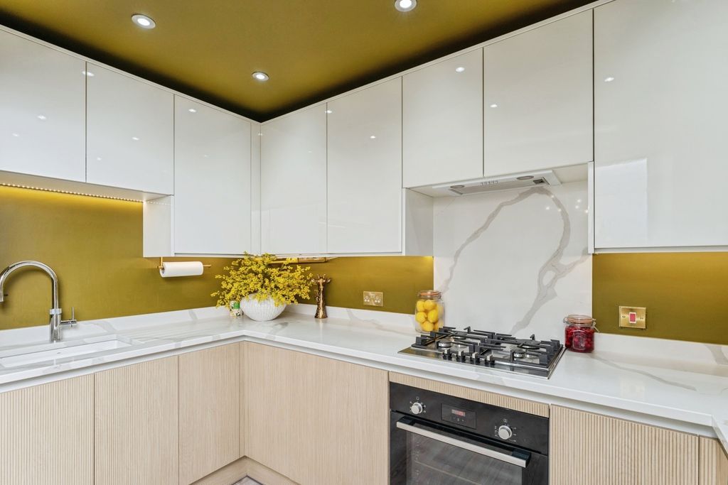 Property photo 3 of 19 Pbox-Img.Jpg