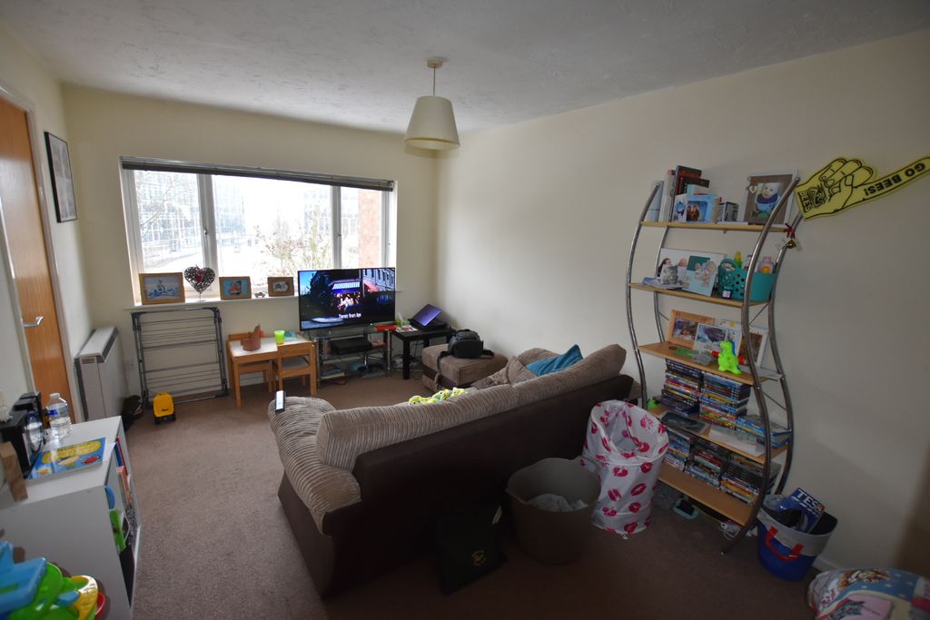 Property photo 3 of 6