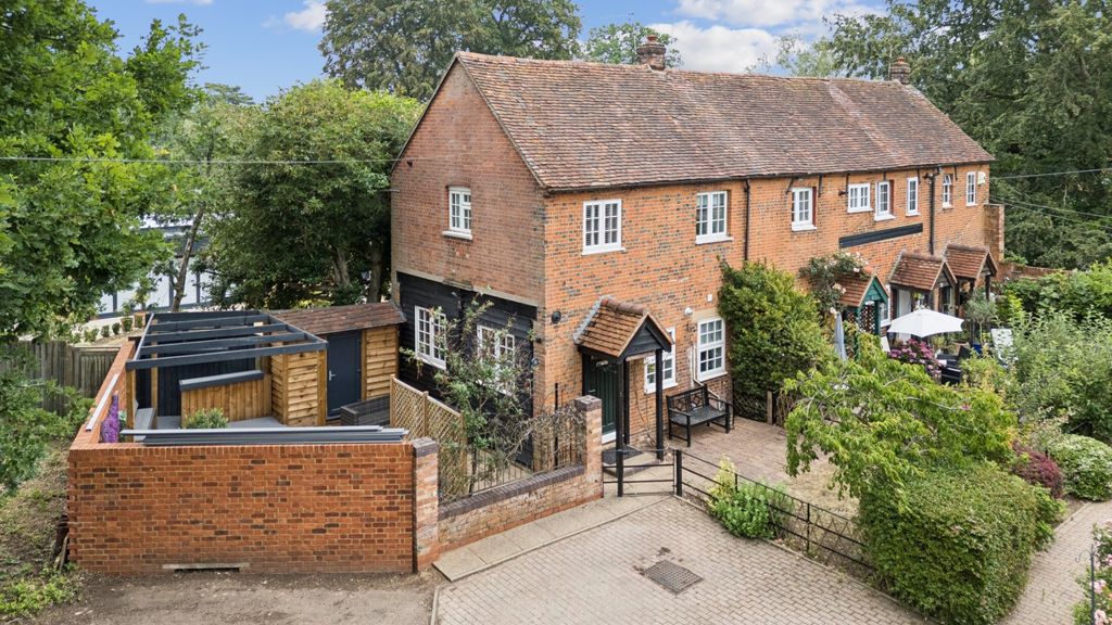 Property photo 1 of 17 5062881