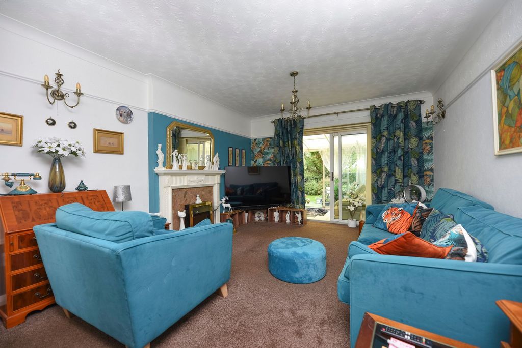 Property photo 2 of 16