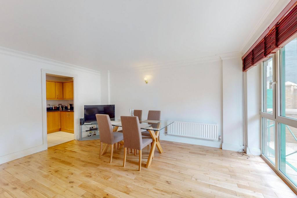 Property photo 3 of 7