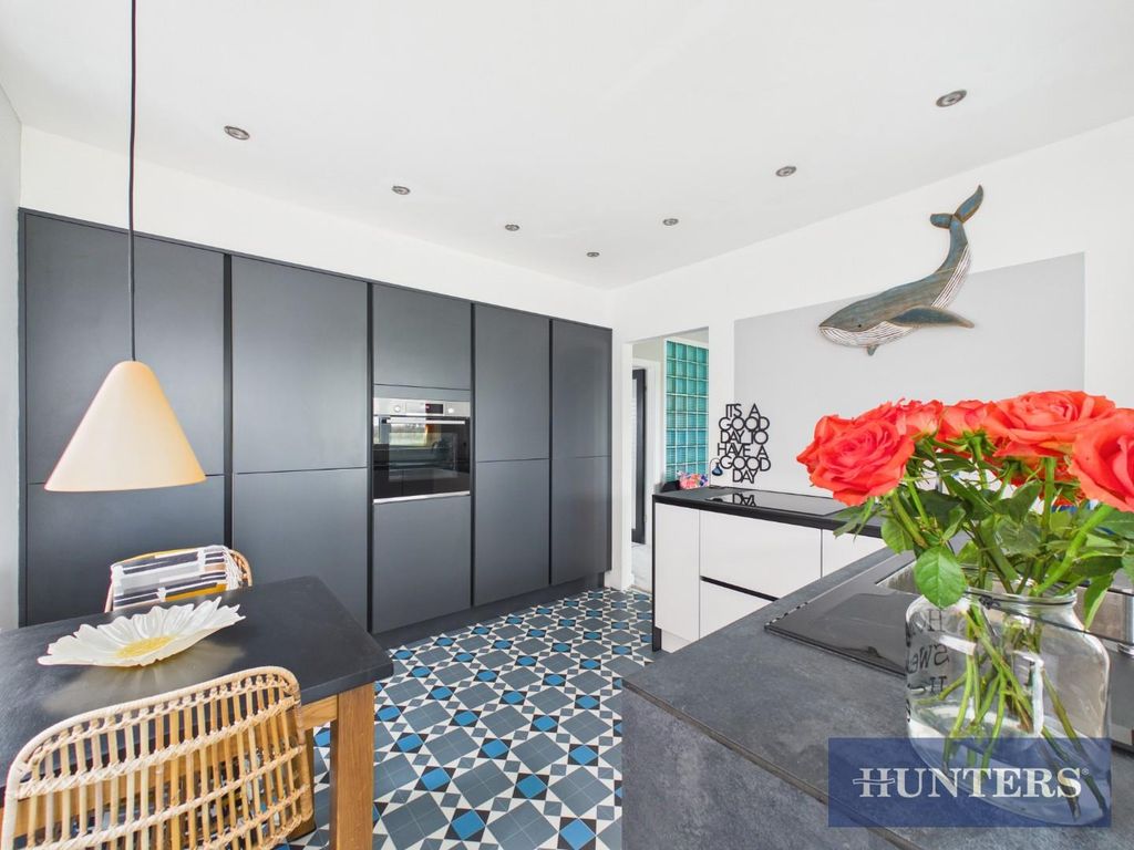 Property photo 2 of 27 Cam02804G0-Pr0450-Still017.Jpg