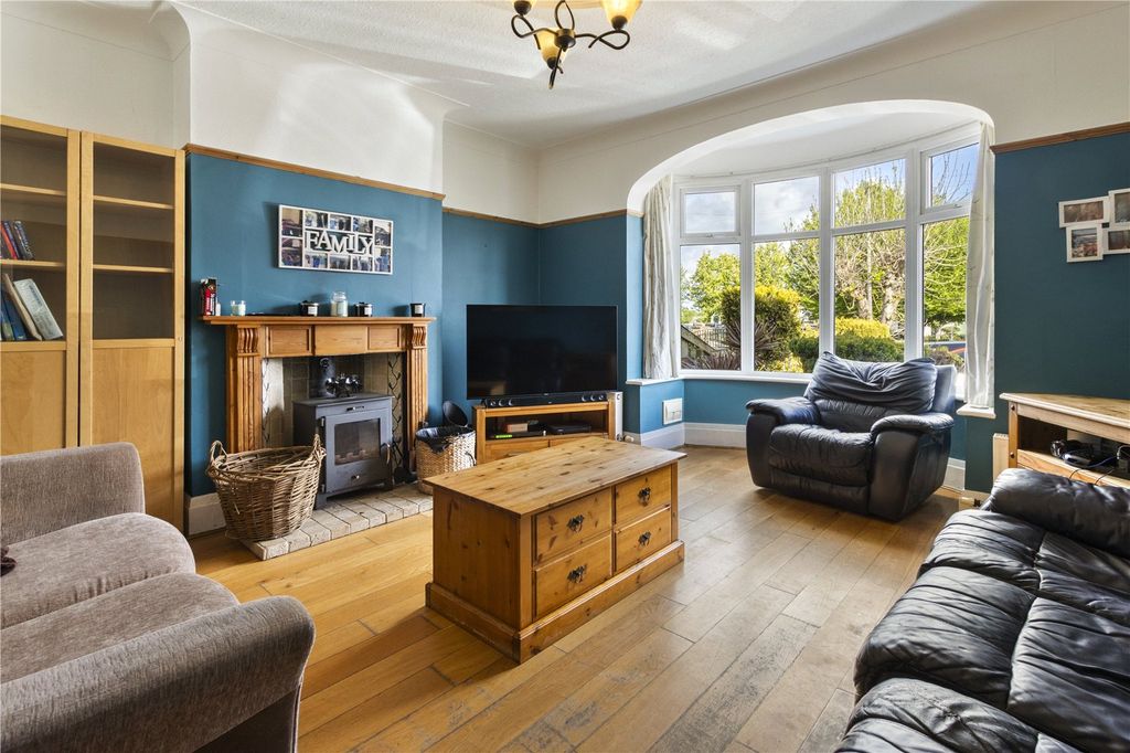 Property photo 2 of 42 Picture No. 46