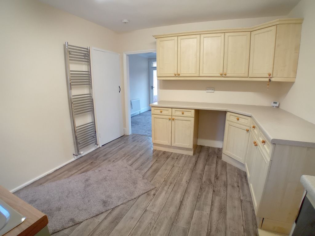 Property photo 1 of 12 Kitchen