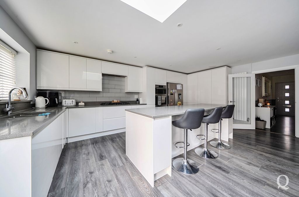 Property photo 1 of 24 0E6Ead0E-84A9-470...