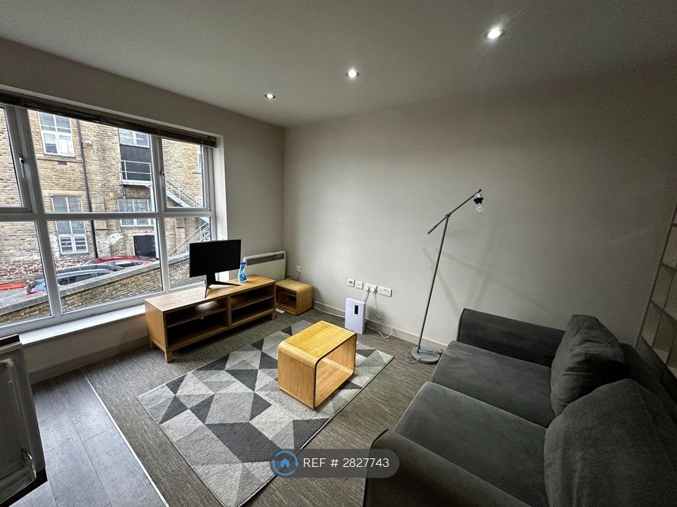 Property photo 2 of 7