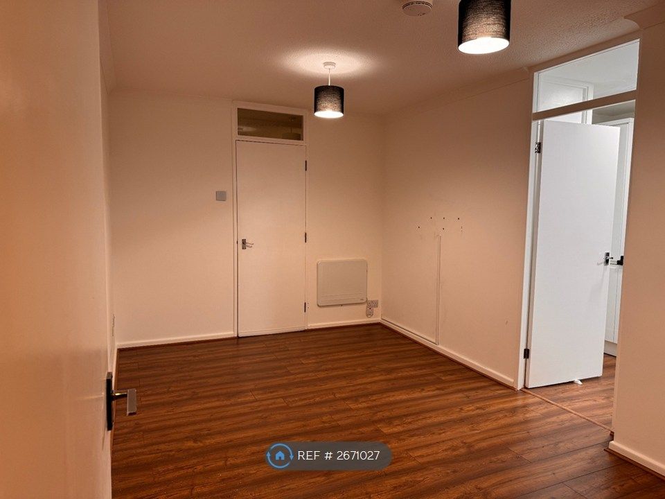 Property photo 3 of 21