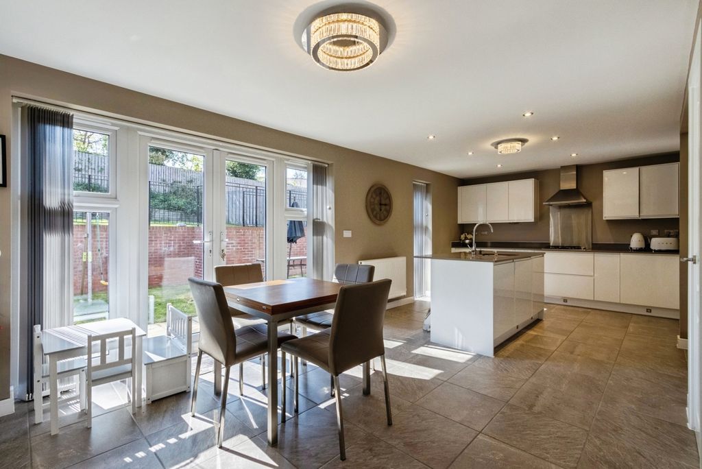 Property photo 3 of 20 Pbox-Img.Jpg