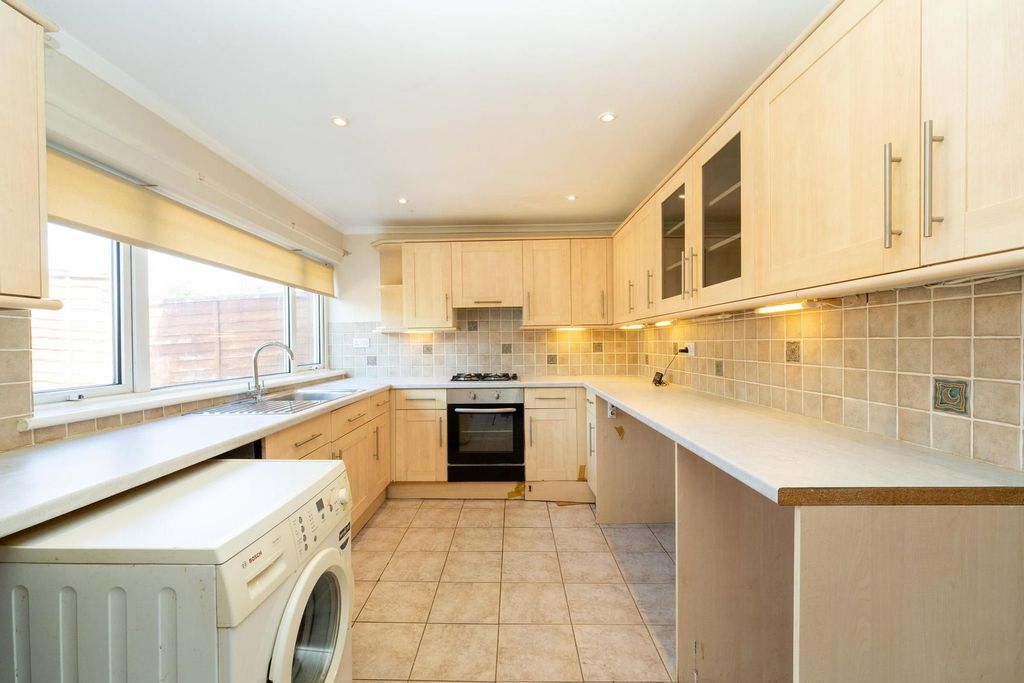 Property photo 3 of 16