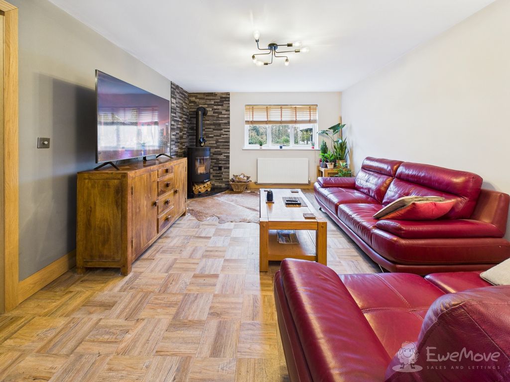 Property photo 3 of 16 Cam03624G0-Pr0182-Still003