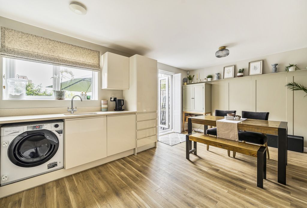 Property photo 2 of 22 1325039-12-6877d1...