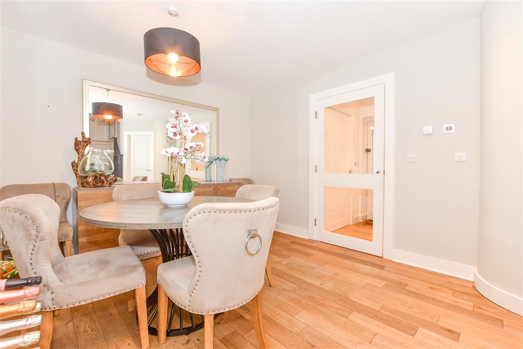 Property photo 2 of 20 Dining Room