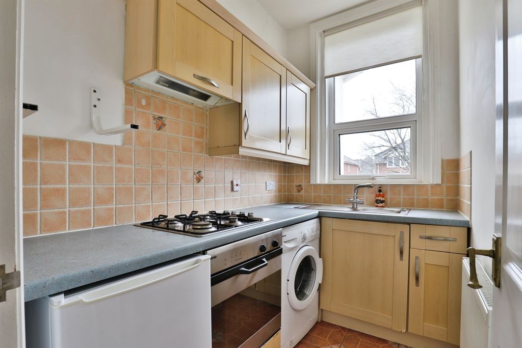 Property photo 2 of 14