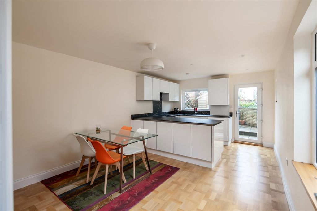 Property photo 2 of 20 95 Nutley Lane Internals More9.Jpg