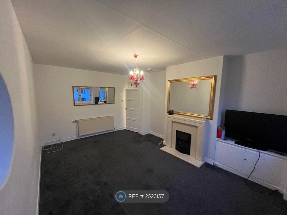 Property photo 1 of 18 Livingroom (Currently Unfurnished)
