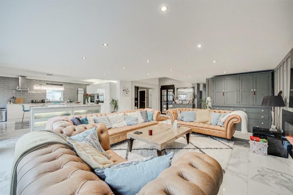Property photo 2 of 51 4336252