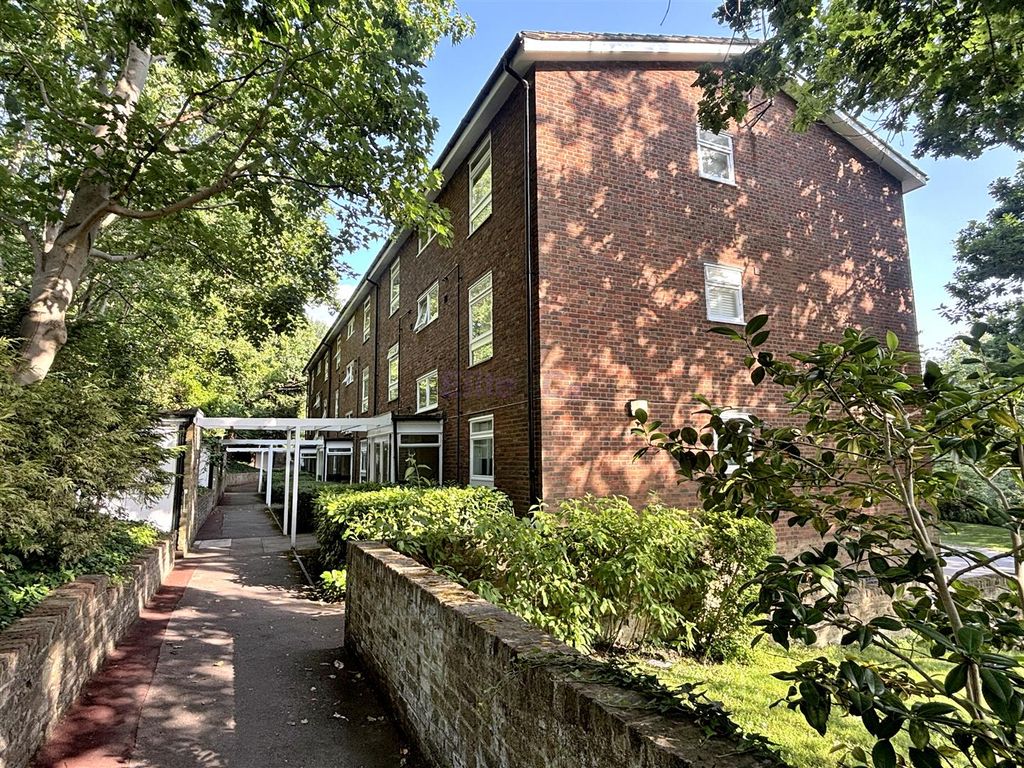 Property photo 1 of 12 Exterior