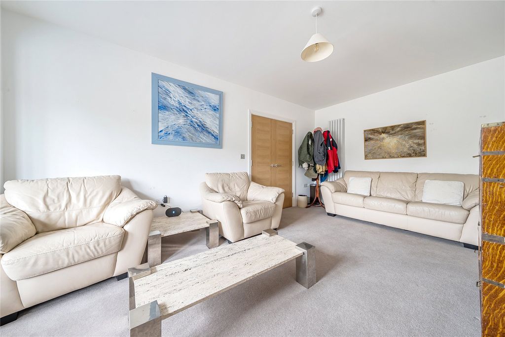 Property photo 2 of 18 Picture No. 35