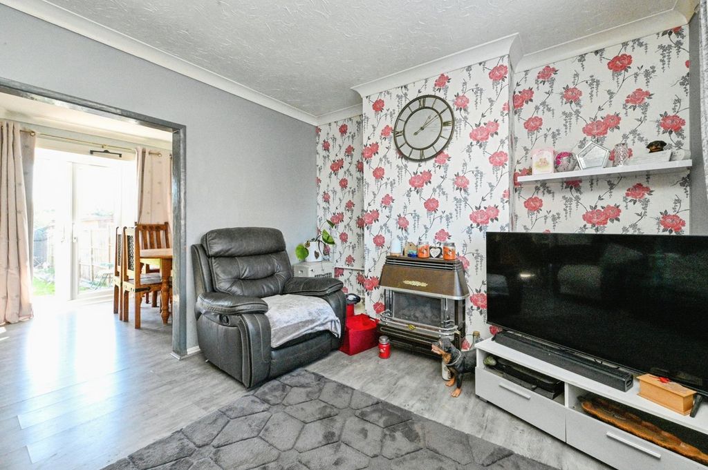 Property photo 3 of 15