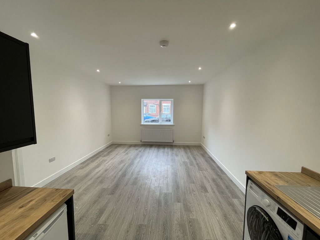 Property photo 2 of 13 Image