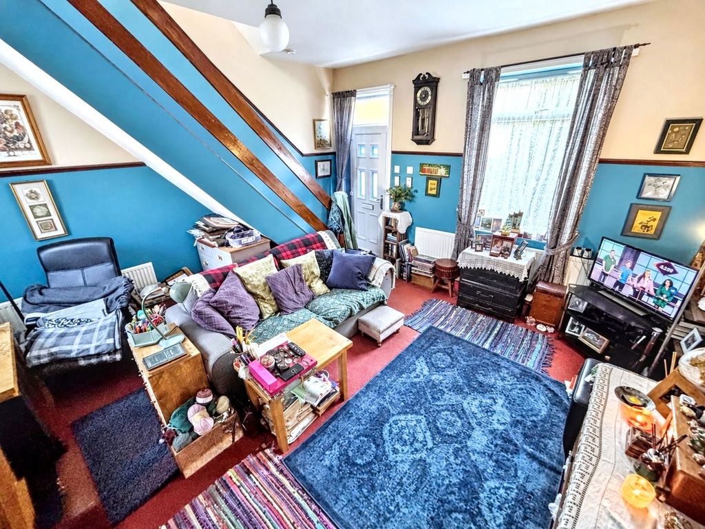 Property photo 3 of 14