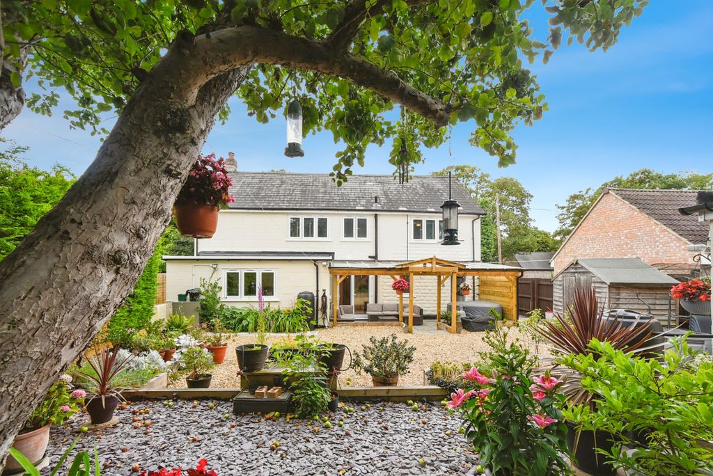 Property photo 2 of 23