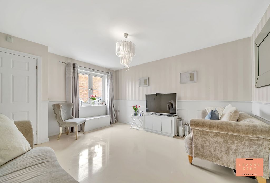 Property photo 3 of 25