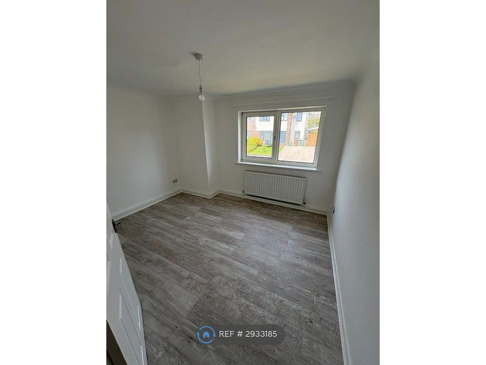 2 bed flat to rentBryn Owain, Caerphilly CF83 photo 5
