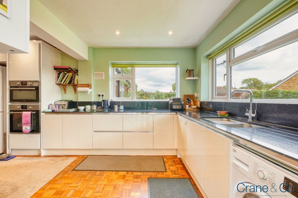 Property photo 2 of 27