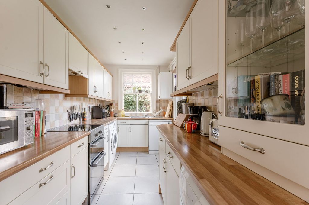 Property photo 3 of 22