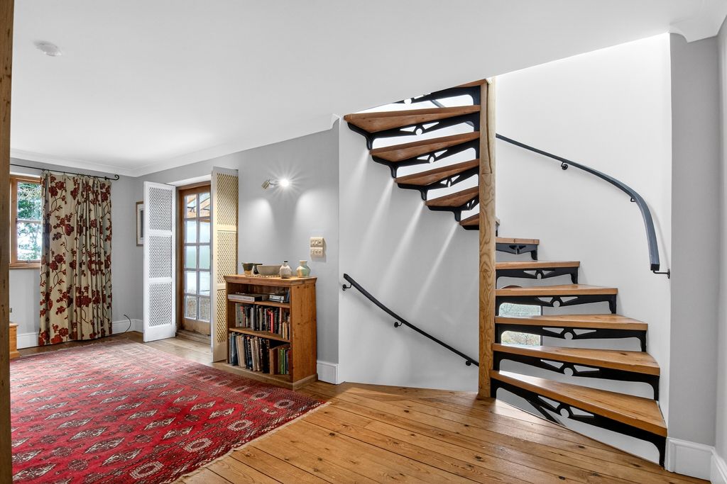 Property photo 3 of 20