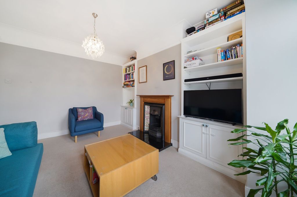 Property photo 2 of 19