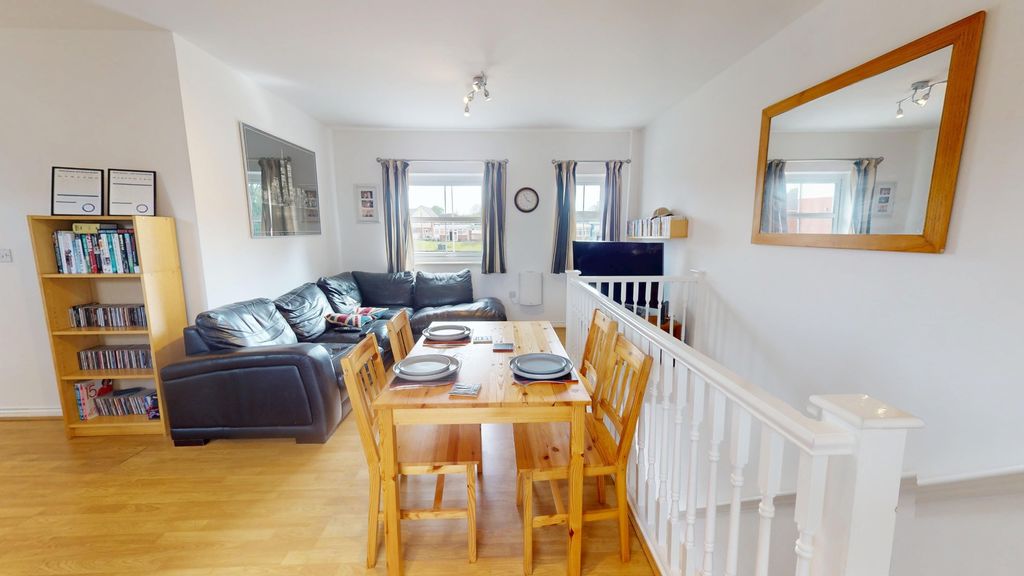 Property photo 3 of 16 4105616