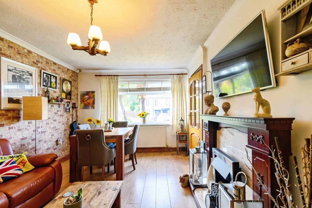 Property photo 3 of 24 Pbox-Img.Jpg