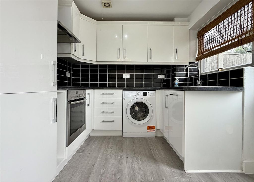 Property photo 3 of 20 Tempimagexvxt3T.Jpg