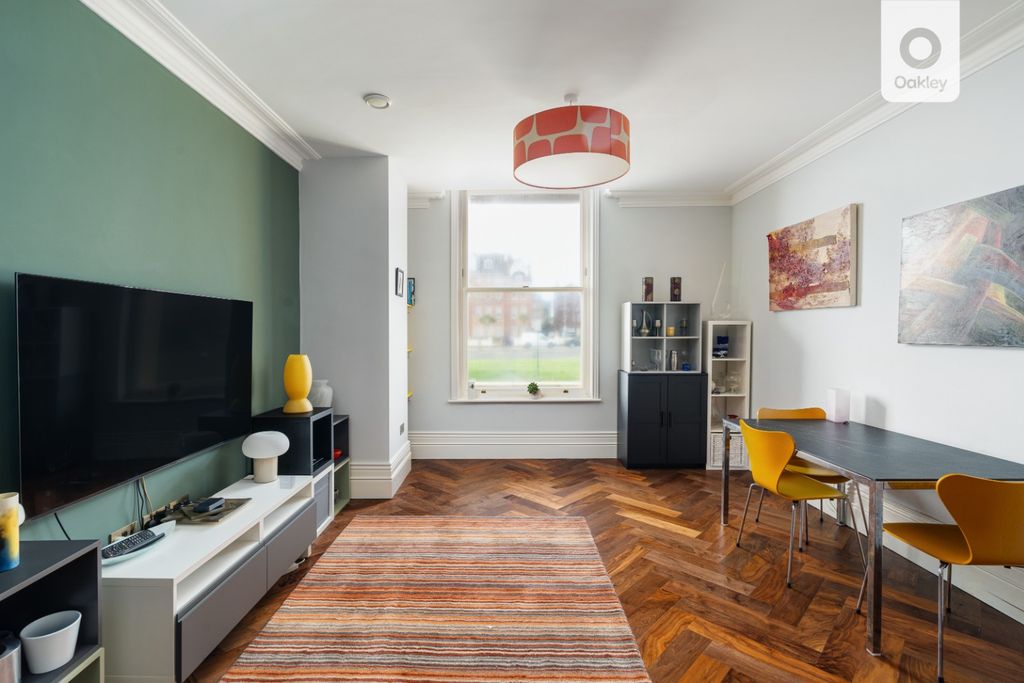Property photo 2 of 10 3070555