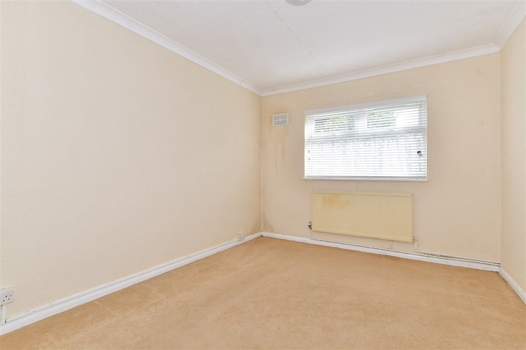 Property photo 3 of 7 Bedroom 1