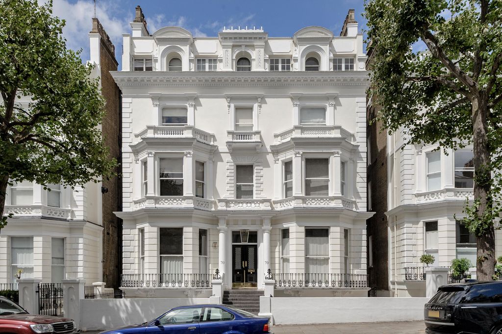 Property photo 1 of 13 Image