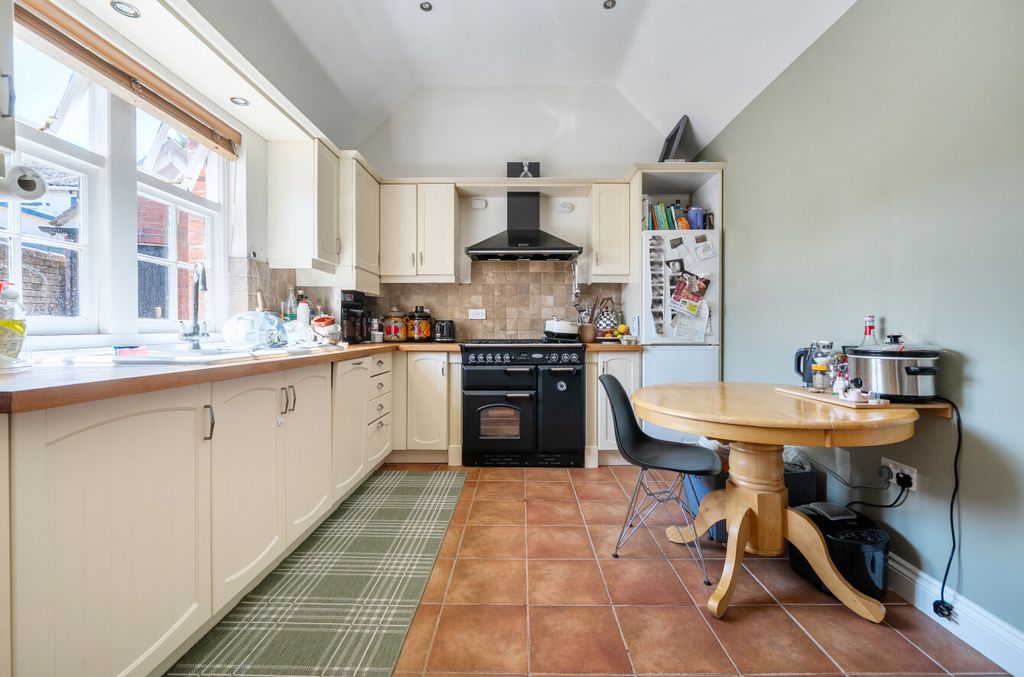 Property photo 2 of 12 1452886-10-69Ef8E...