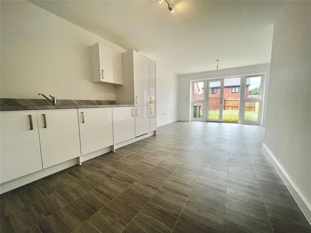 Property photo 3 of 16 Picture No. 05