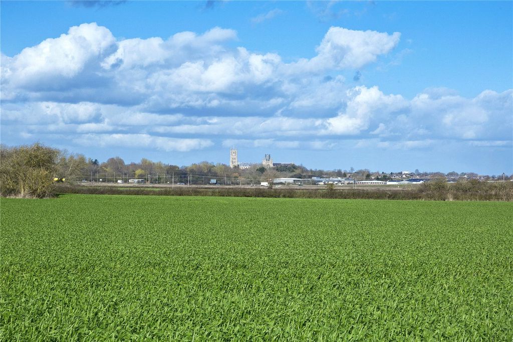 5 bed bungalow for saleBraham Farm, Little Thetford, Ely, Cambridgeshire CB6