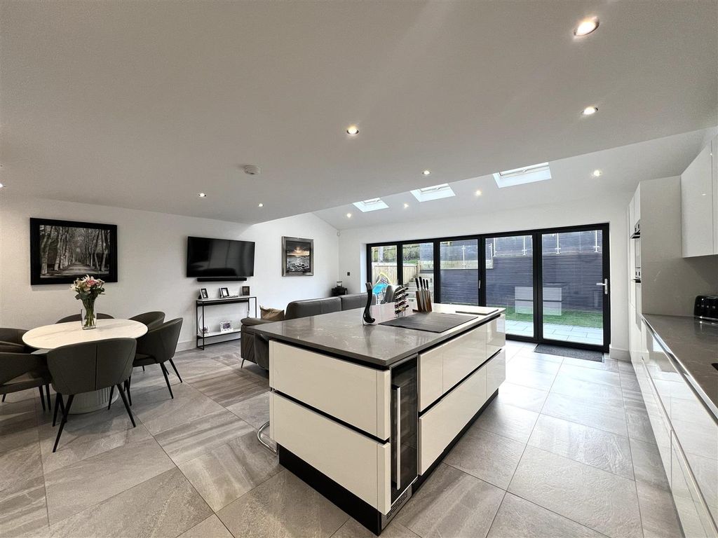 Property photo 2 of 37 Img_7881.Jpg