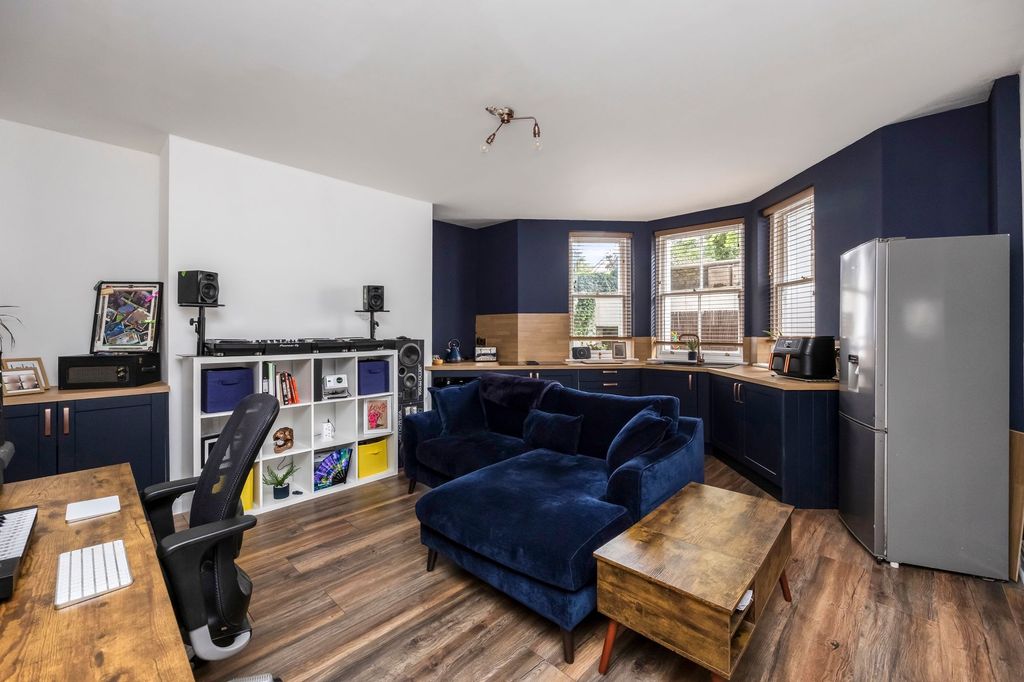 Property photo 2 of 13