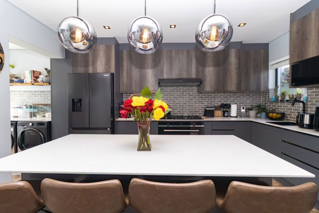 Property photo 3 of 20 1TV1713750